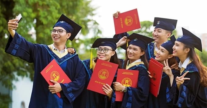Bằng đại học ở Việt Nam là bước khởi đấu ra quốc tế