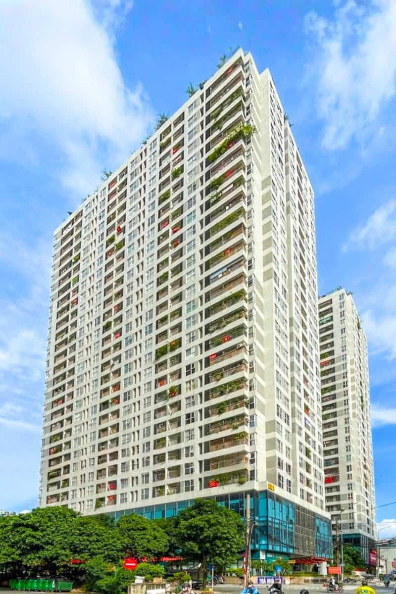 90 Nguyen Tuan Building